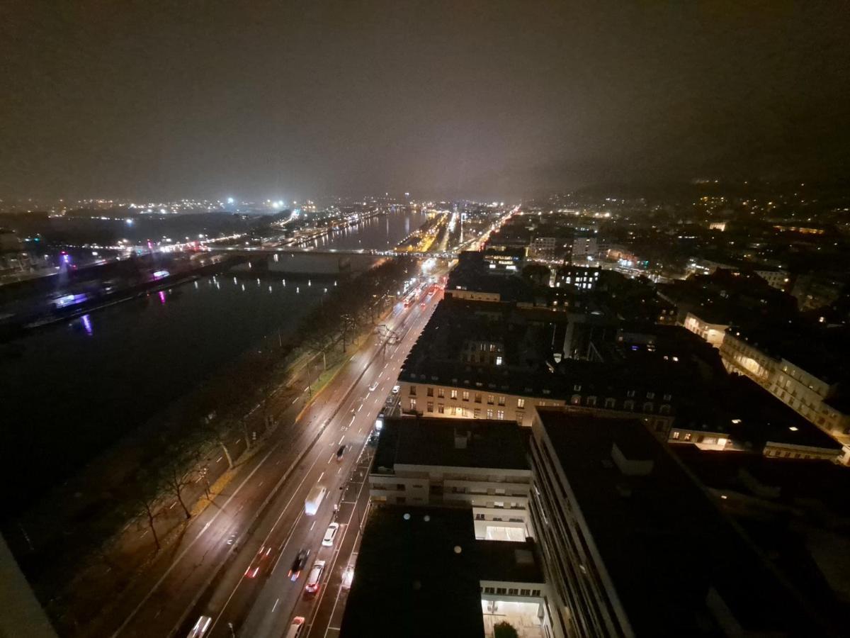 Sous Les Etoiles - Dans Gratte-ciel Avec Garage Prive Appartement Rouen